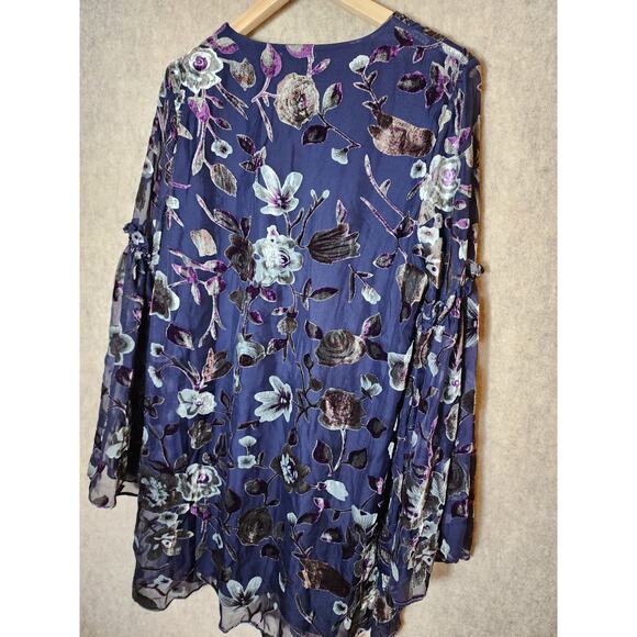 SPIRIT OF GRACE Black Velvet Accent Bell Sleeve Knee Length Dress SZ Medium - Picture 2 of 7